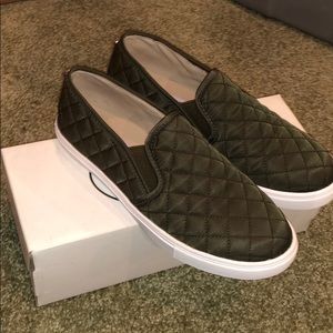 Basically new Steve Madden slip ons!